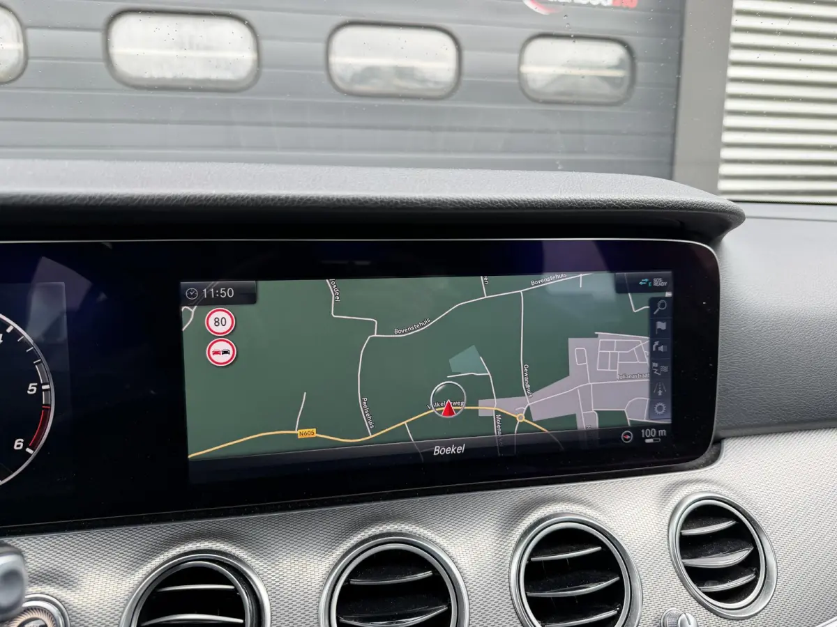 220 d Lease Edition | Camera | Head-Up | Widescreen | Sfeerverlichting | Navigatie |