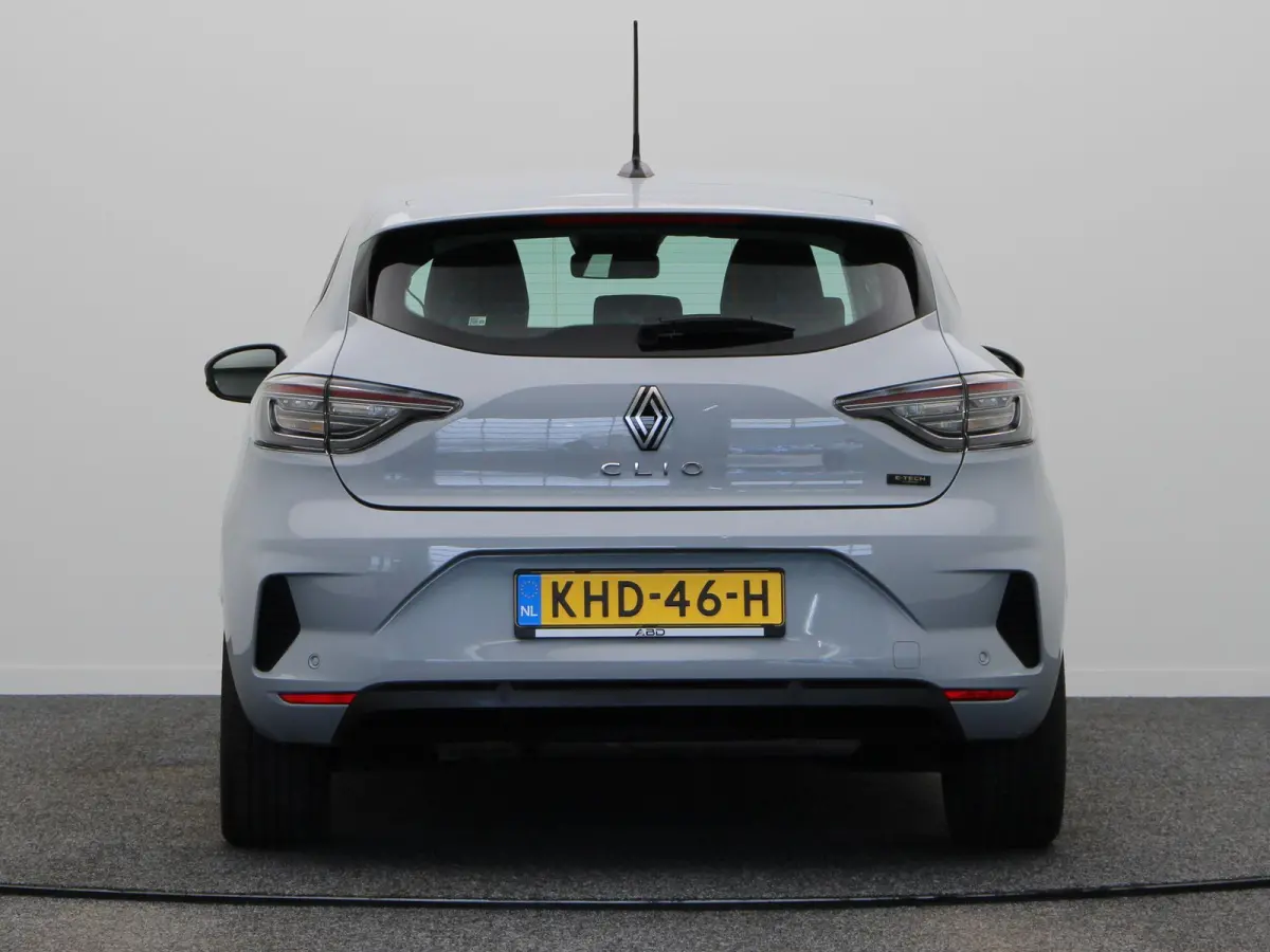 E-Tech Full Hybrid 145pk Evolution | Parkeersensoren achter | Apple carplay |