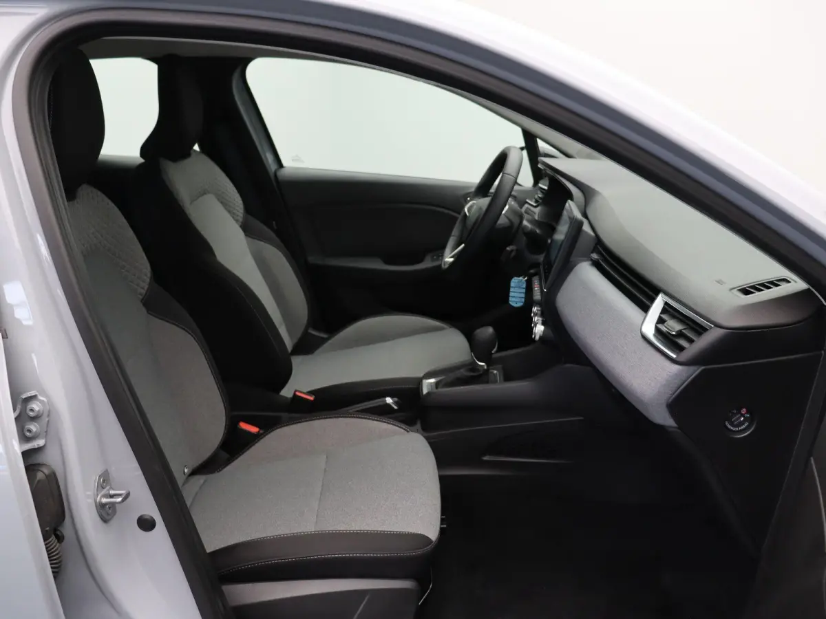 E-Tech Full Hybrid 145pk Evolution | Parkeersensoren achter | Apple carplay |