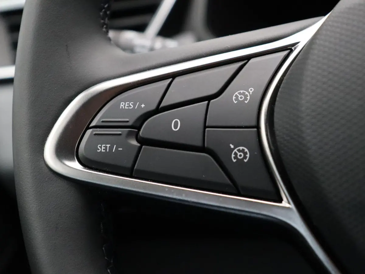 E-Tech Full Hybrid 145pk Evolution | Parkeersensoren achter | Apple carplay |