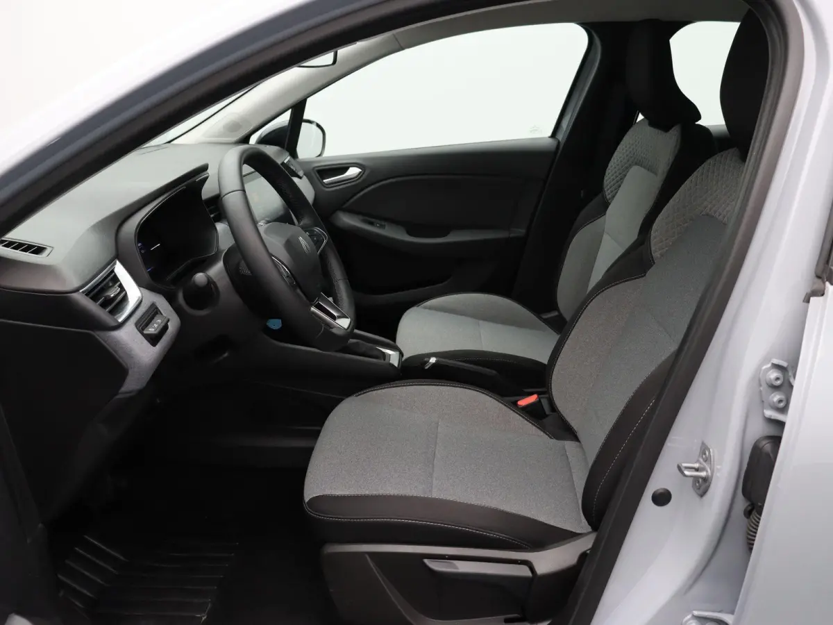 E-Tech Full Hybrid 145pk Evolution | Parkeersensoren achter | Apple carplay |