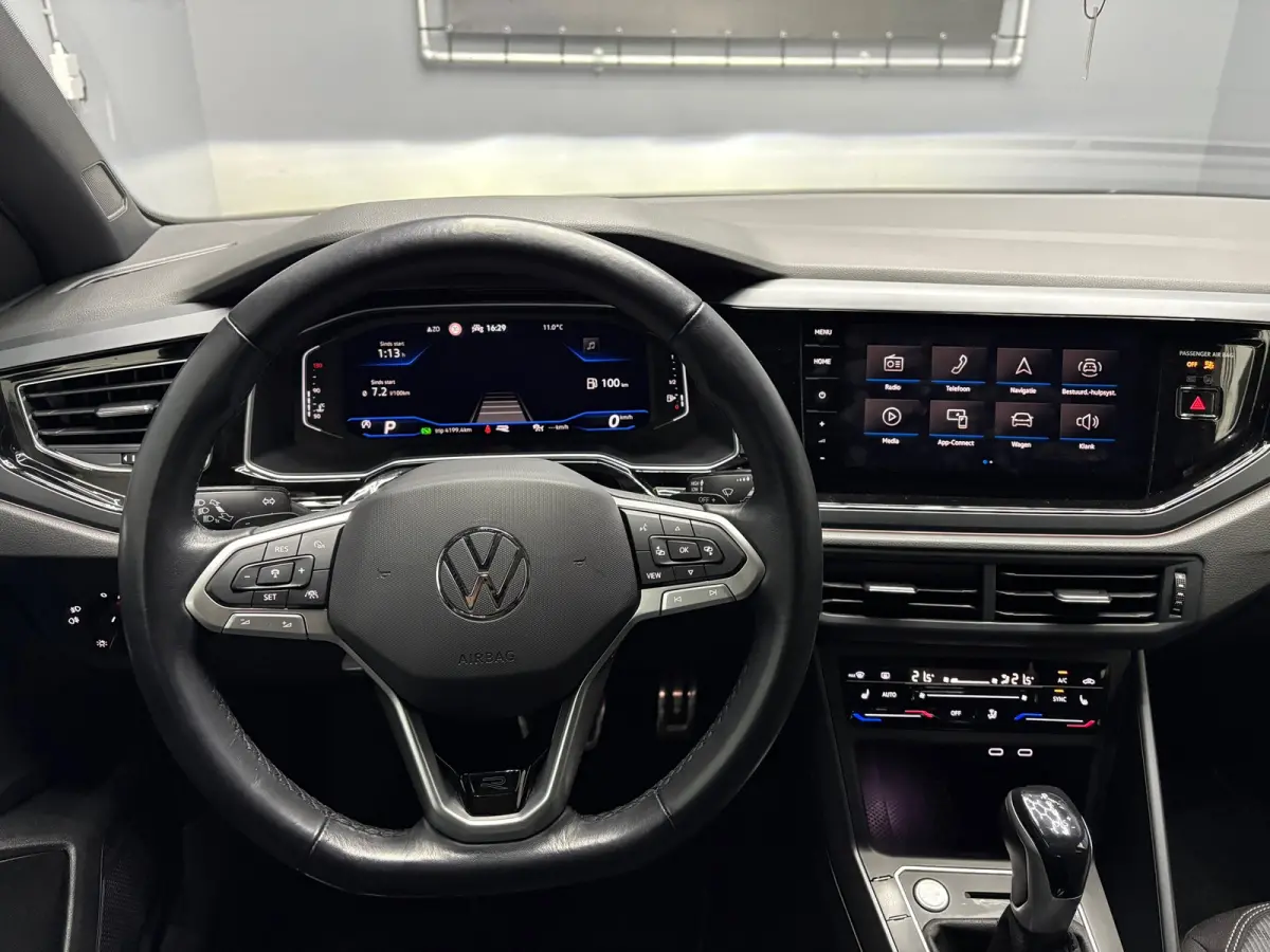 1.0 TSI R-Line Pano