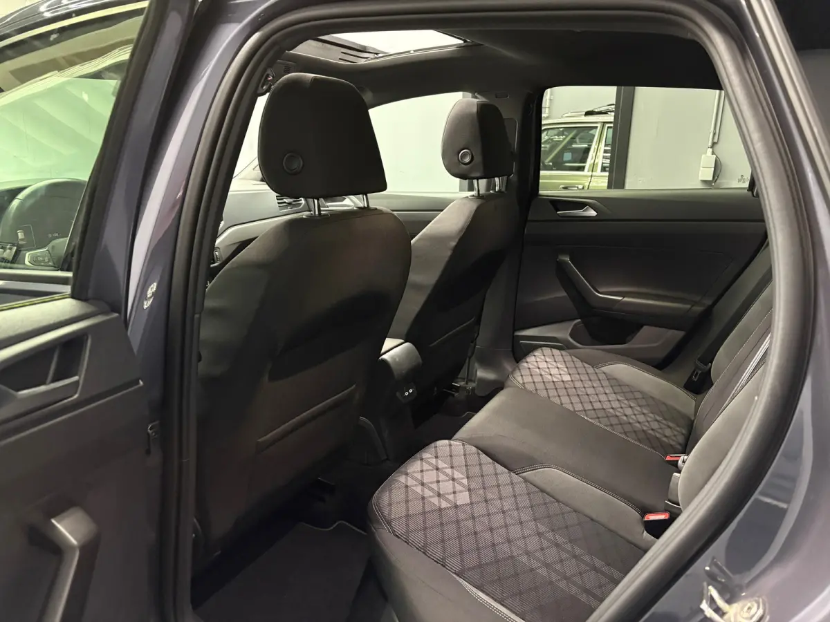 1.0 TSI R-Line Pano