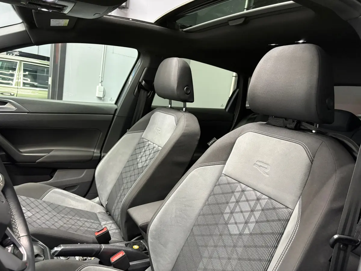 1.0 TSI R-Line Pano