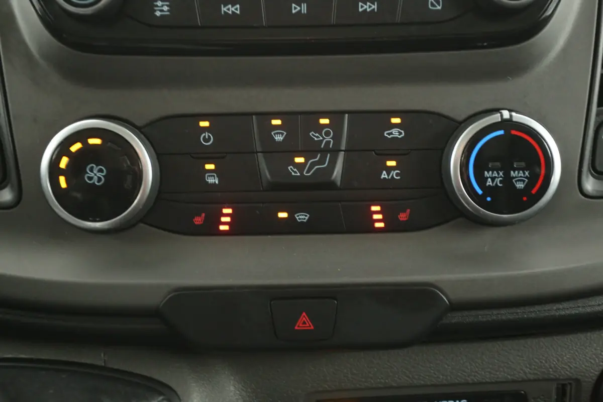 2.0 TDCI L2H2 | Airco | Cruise | 3 Zits | Carplay | Camera | Parkeersens.