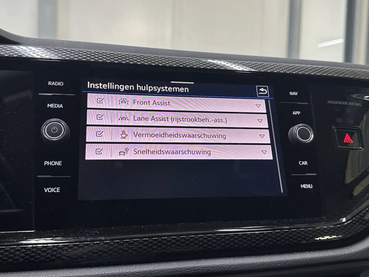 1.0 TSI Life Edition 95 pk Apple | Clima | Carplay/Android Auto| LED | Camera |