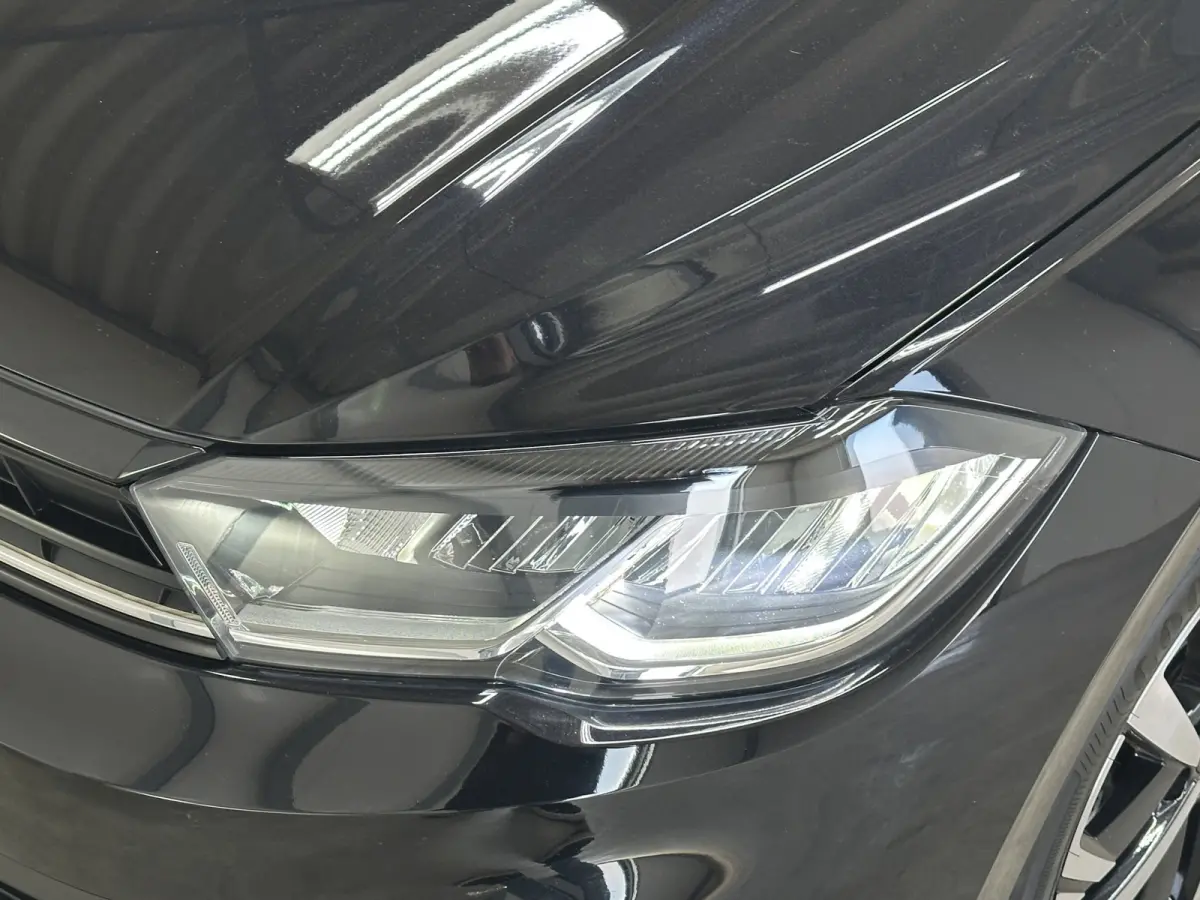 1.0 TSI Life Edition 95 pk Apple | Clima | Carplay/Android Auto| LED | Camera |