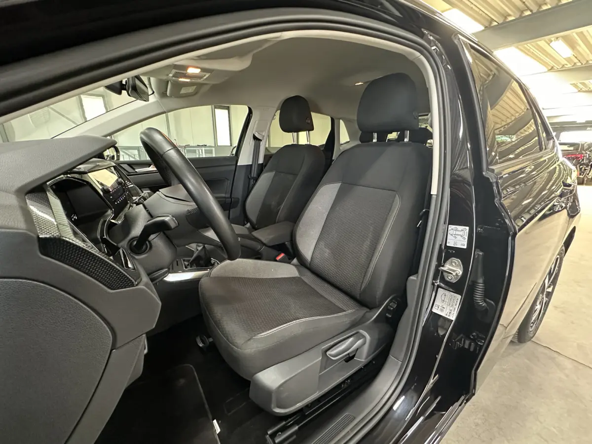1.0 TSI Life Edition 95 pk Apple | Clima | Carplay/Android Auto| LED | Camera |