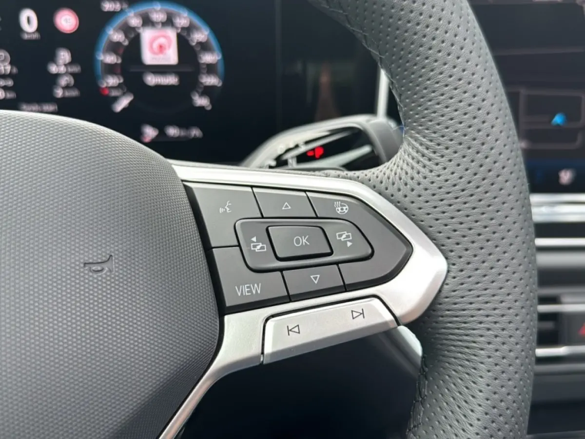 1.5 TSI e-HYBRID 272 PK R-LINE PANO-DAK/CAMERA/TREKHAAK/H&K/HUD/LEDER/MEMORY