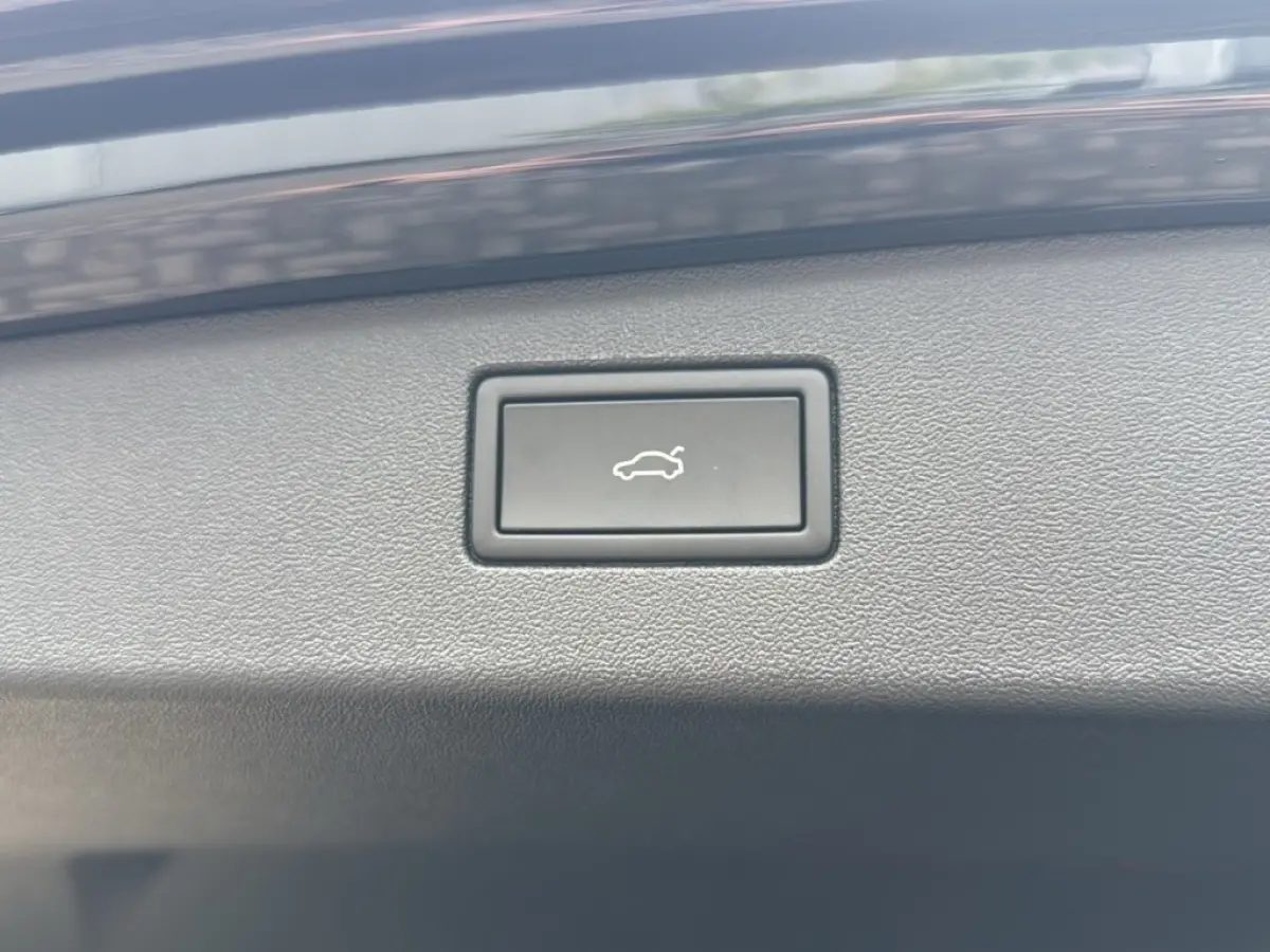 1.5 TSI e-HYBRID 272 PK R-LINE PANO-DAK/CAMERA/TREKHAAK/H&K/HUD/LEDER/MEMORY