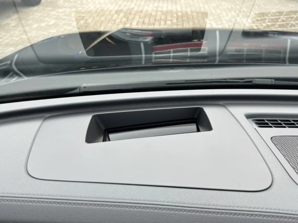 1.5 TSI e-HYBRID 272 PK R-LINE PANO-DAK/CAMERA/TREKHAAK/H&K/HUD/LEDER/MEMORY