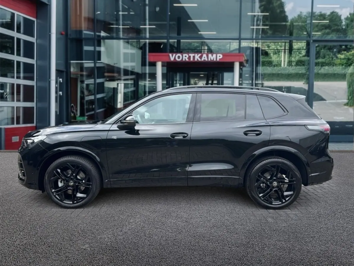 1.5 TSI e-HYBRID 272 PK R-LINE PANO-DAK/CAMERA/TREKHAAK/H&K/HUD/LEDER/MEMORY