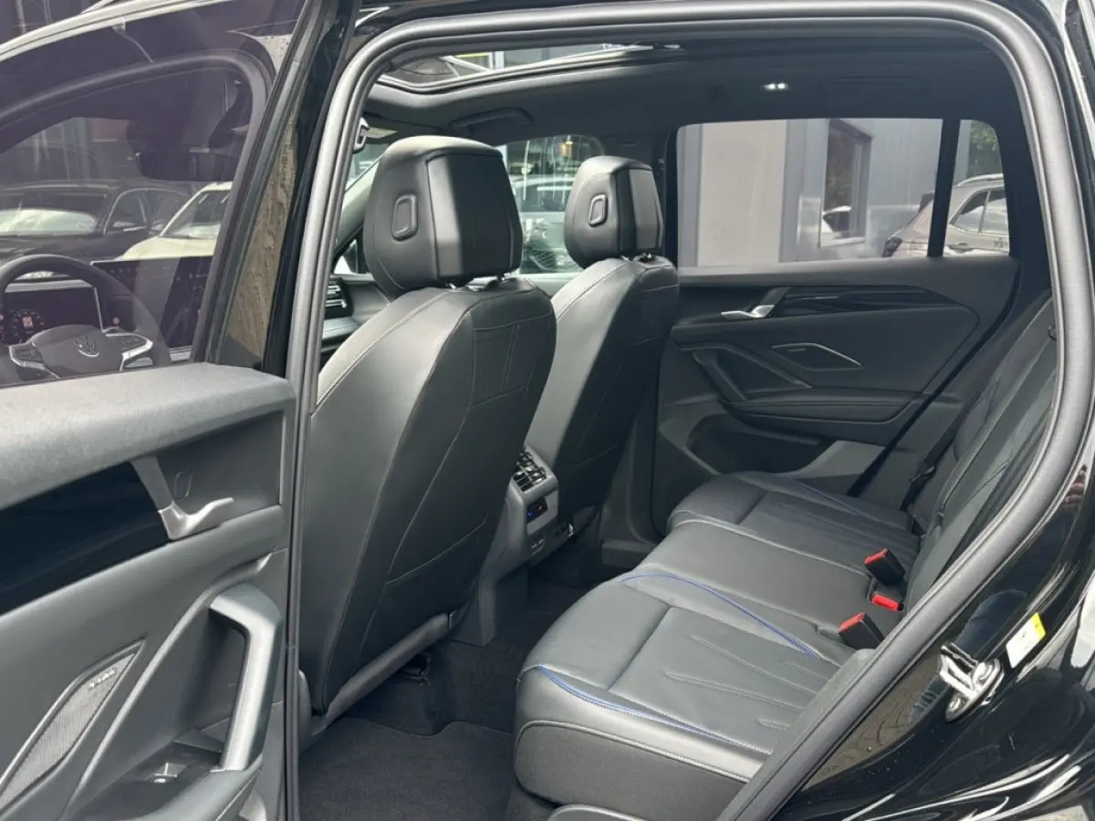 1.5 TSI e-HYBRID 272 PK R-LINE PANO-DAK/CAMERA/TREKHAAK/H&K/HUD/LEDER/MEMORY