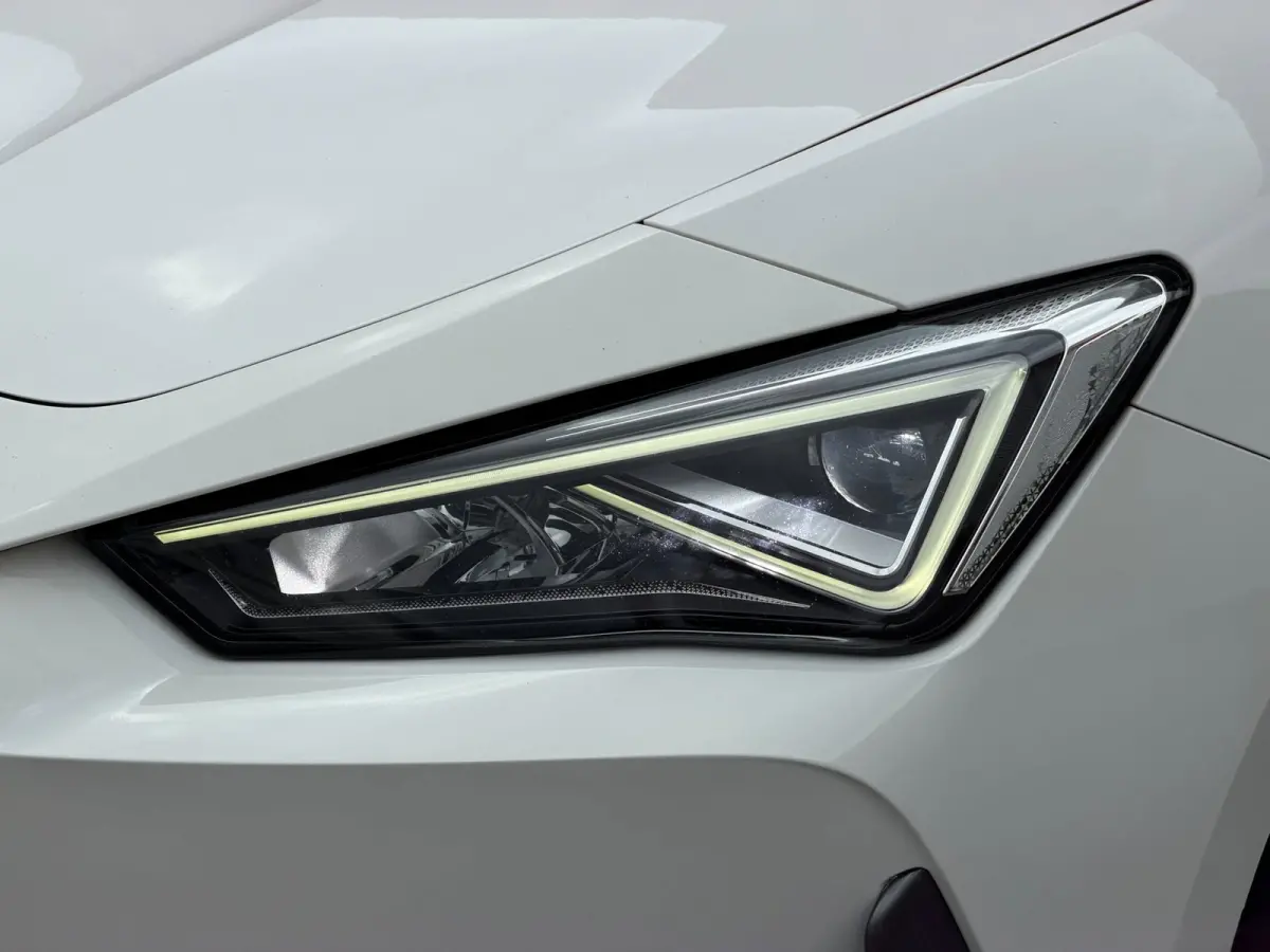 1.4 e-Hybrid 245 LED Sfeer Navi PDC