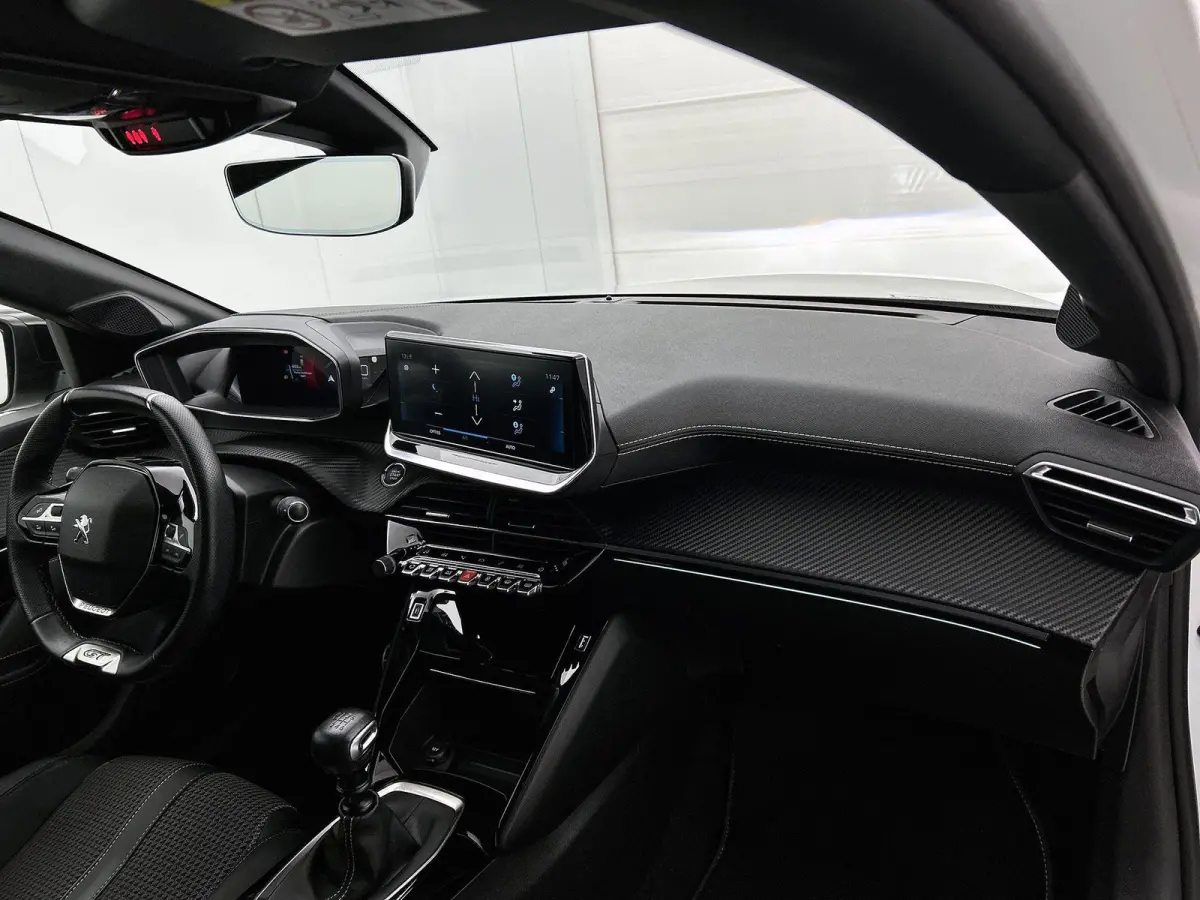 1.2 GT 100pk | Navigatie | Climate Control | Camera | Cruise Control | Dodehoekdetectie | 17"LMV | LED | Apple Carplay/Android Auto |