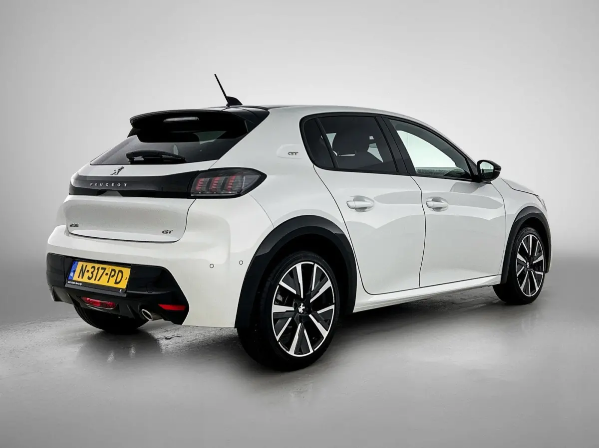 1.2 GT 100pk | Navigatie | Climate Control | Camera | Cruise Control | Dodehoekdetectie | 17"LMV | LED | Apple Carplay/Android Auto |
