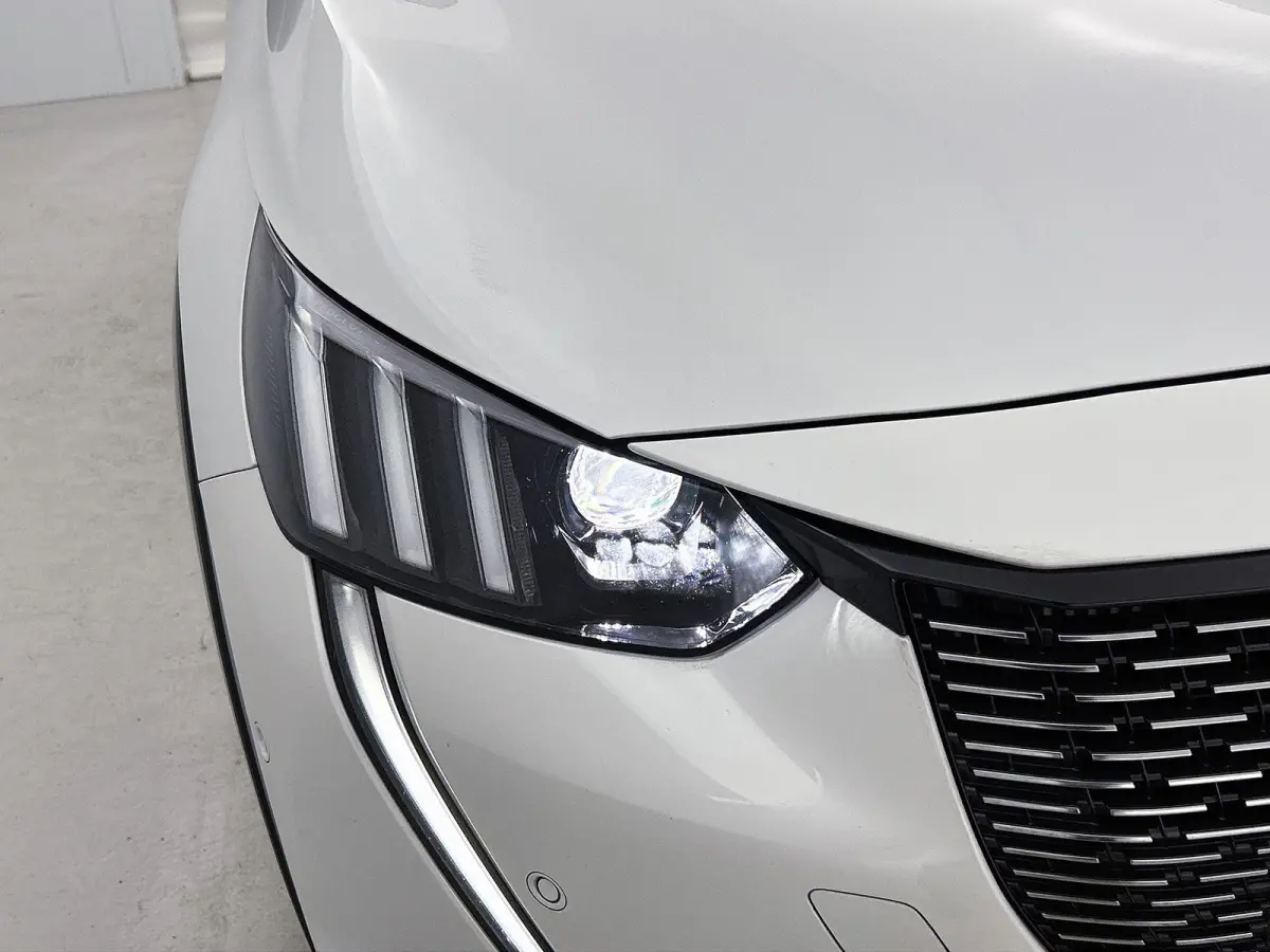 1.2 GT 100pk | Navigatie | Climate Control | Camera | Cruise Control | Dodehoekdetectie | 17"LMV | LED | Apple Carplay/Android Auto |
