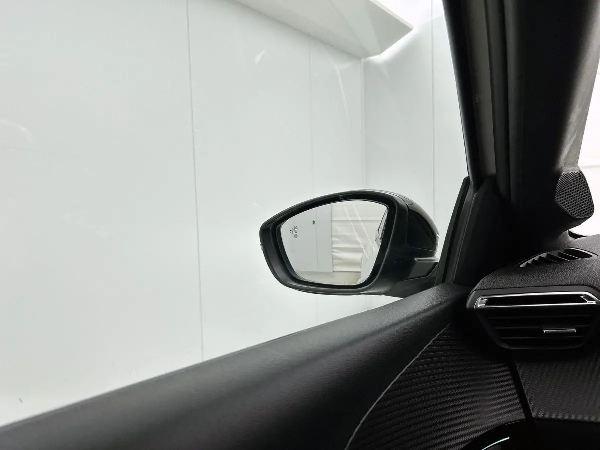 1.2 GT 100pk | Navigatie | Climate Control | Camera | Cruise Control | Dodehoekdetectie | 17"LMV | LED | Apple Carplay/Android Auto |