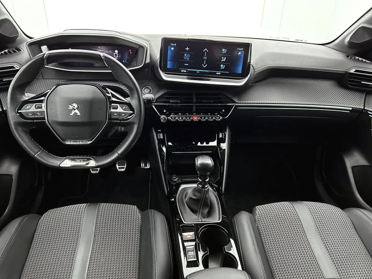 1.2 GT 100pk | Navigatie | Climate Control | Camera | Cruise Control | Dodehoekdetectie | 17"LMV | LED | Apple Carplay/Android Auto |