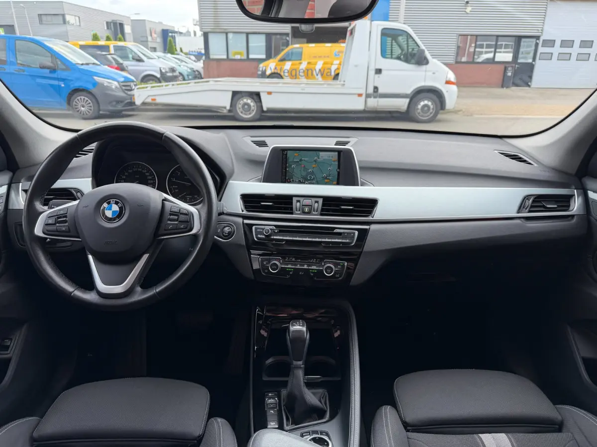 XDrive20i LED Pano Navi Trekhaak Stoelvw PDC Keyless