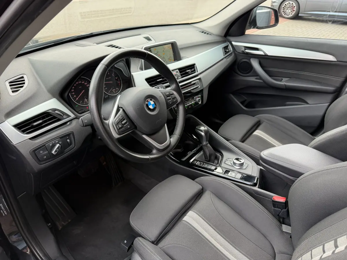 XDrive20i LED Pano Navi Trekhaak Stoelvw PDC Keyless