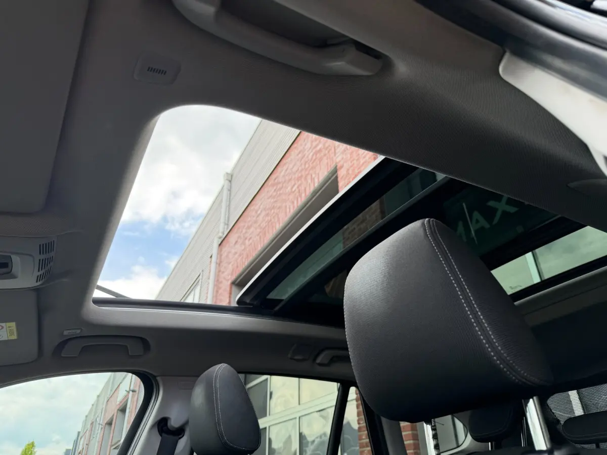 XDrive20i LED Pano Navi Trekhaak Stoelvw PDC Keyless