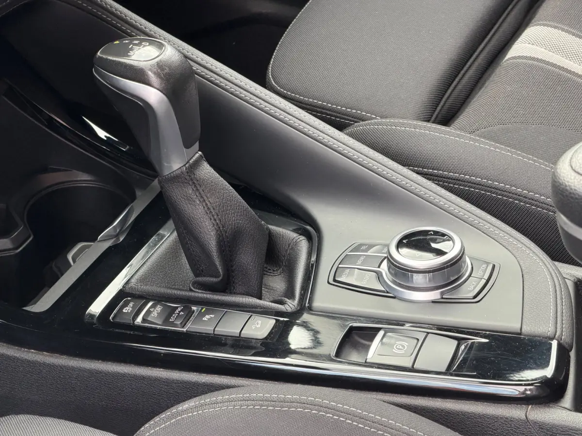 XDrive20i LED Pano Navi Trekhaak Stoelvw PDC Keyless