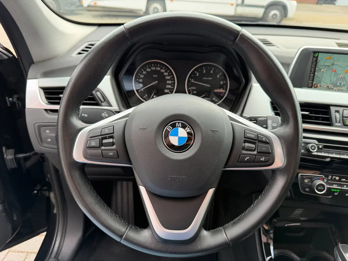 XDrive20i LED Pano Navi Trekhaak Stoelvw PDC Keyless