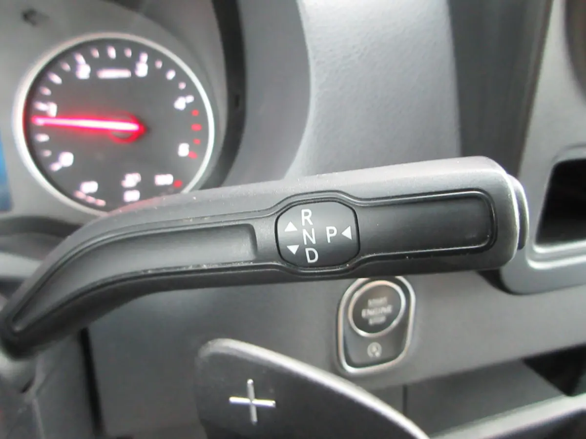 215 CDI L2H2 Airco, Camera, Navigatie ,Trekhaak ,3-Zits.