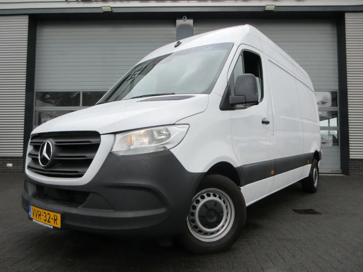 215 CDI L2H2 Airco, Camera, Navigatie ,Trekhaak ,3-Zits.