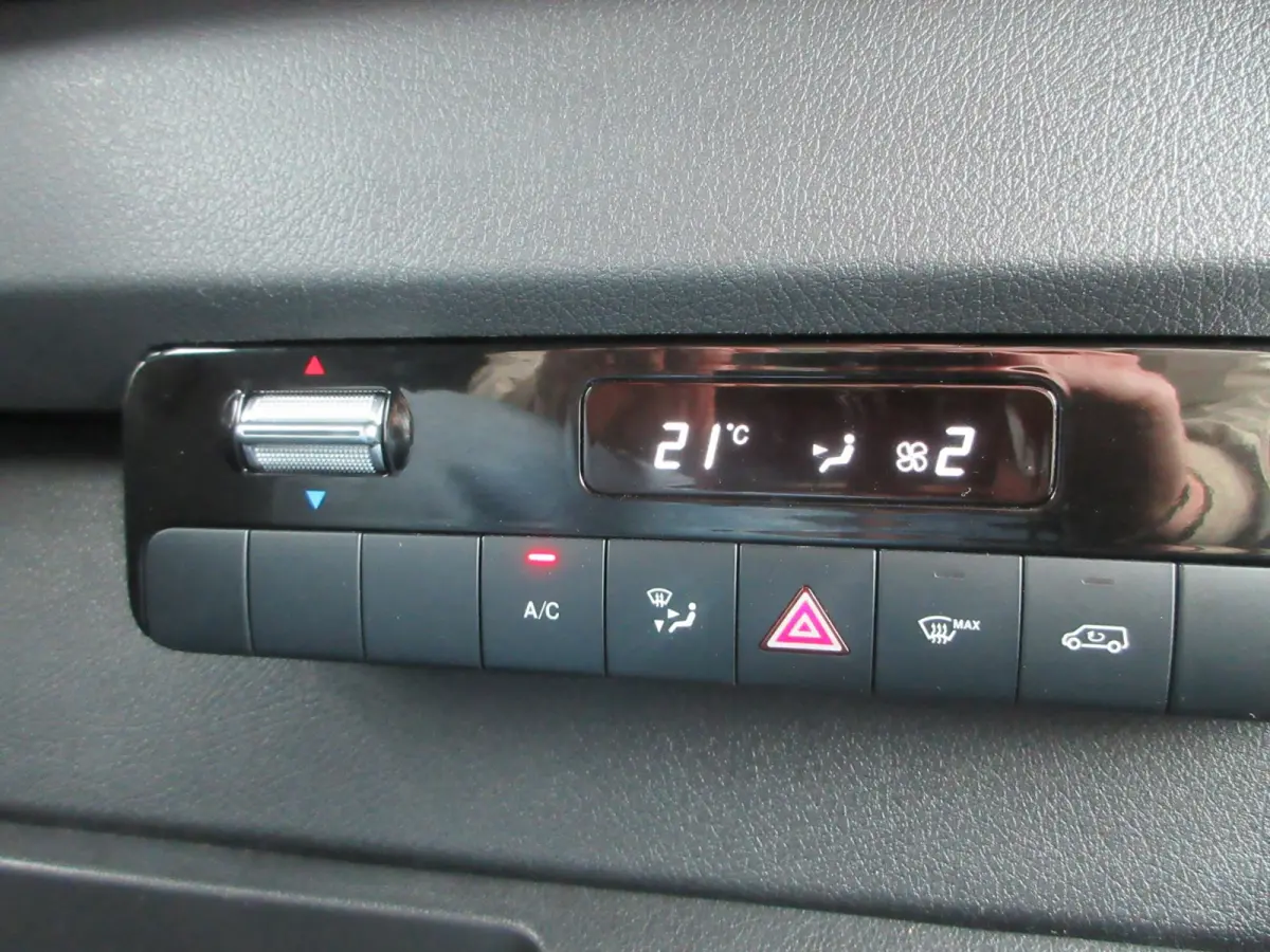 215 CDI L2H2 Airco, Camera, Navigatie ,Trekhaak ,3-Zits.