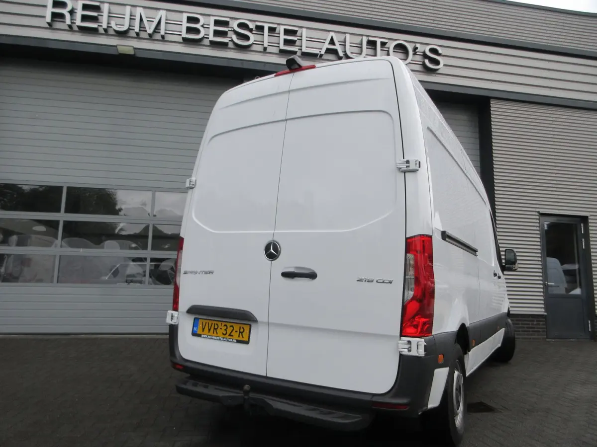 215 CDI L2H2 Airco, Camera, Navigatie ,Trekhaak ,3-Zits.