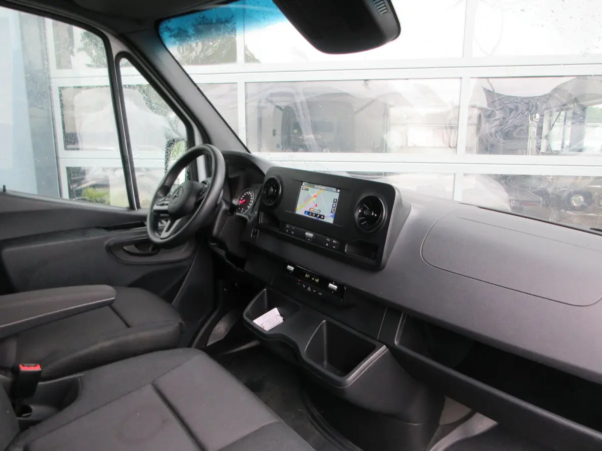 215 CDI L2H2 Airco, Camera, Navigatie ,Trekhaak ,3-Zits.
