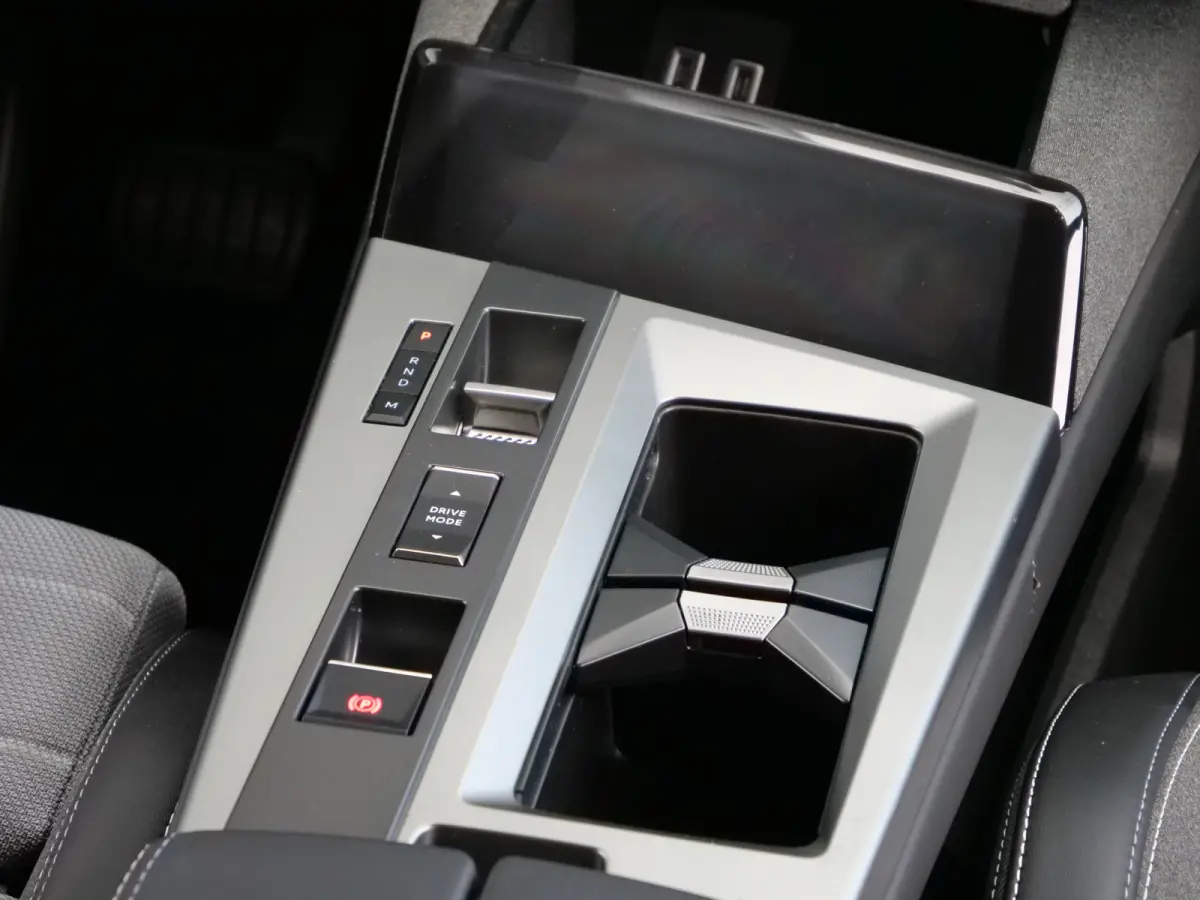 1.2 Turbo Hybrid GS 136 Pk Automaat Navi / DAB / Apple Carplay / Camera / Stoelverwarming