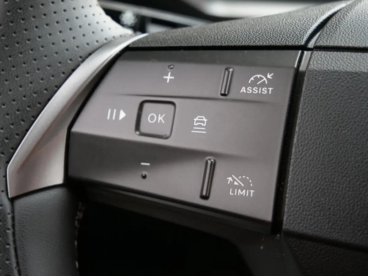 1.2 Turbo Hybrid GS 136 Pk Automaat Navi / DAB / Apple Carplay / Camera / Stoelverwarming