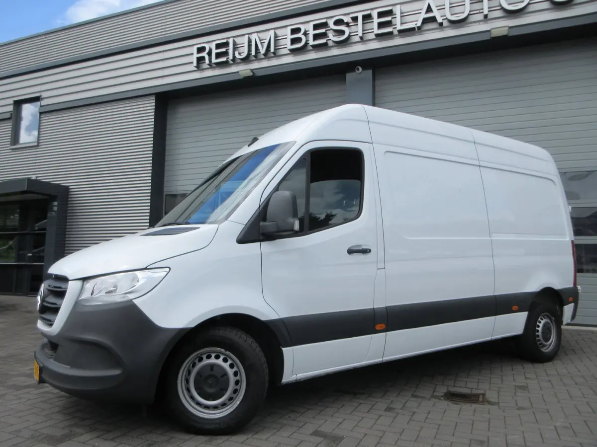 215 CDI L2H2 Airco, Camera, Navigatie ,Trekhaak ,3-Zits.
