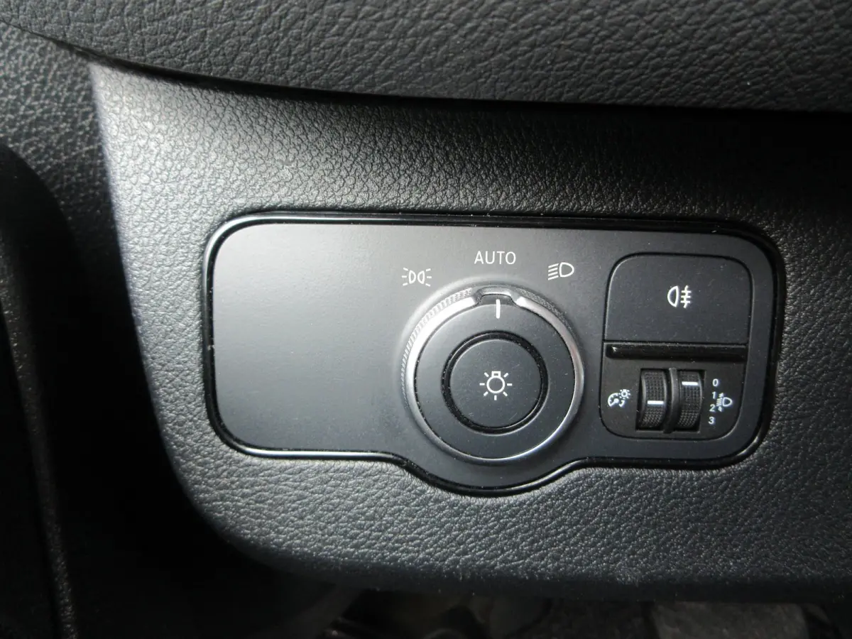 215 CDI L2H2 Airco, Camera, Navigatie ,Trekhaak ,3-Zits.