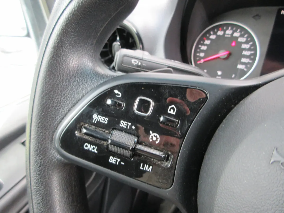 215 CDI L2H2 Airco, Camera, Navigatie ,Trekhaak ,3-Zits.