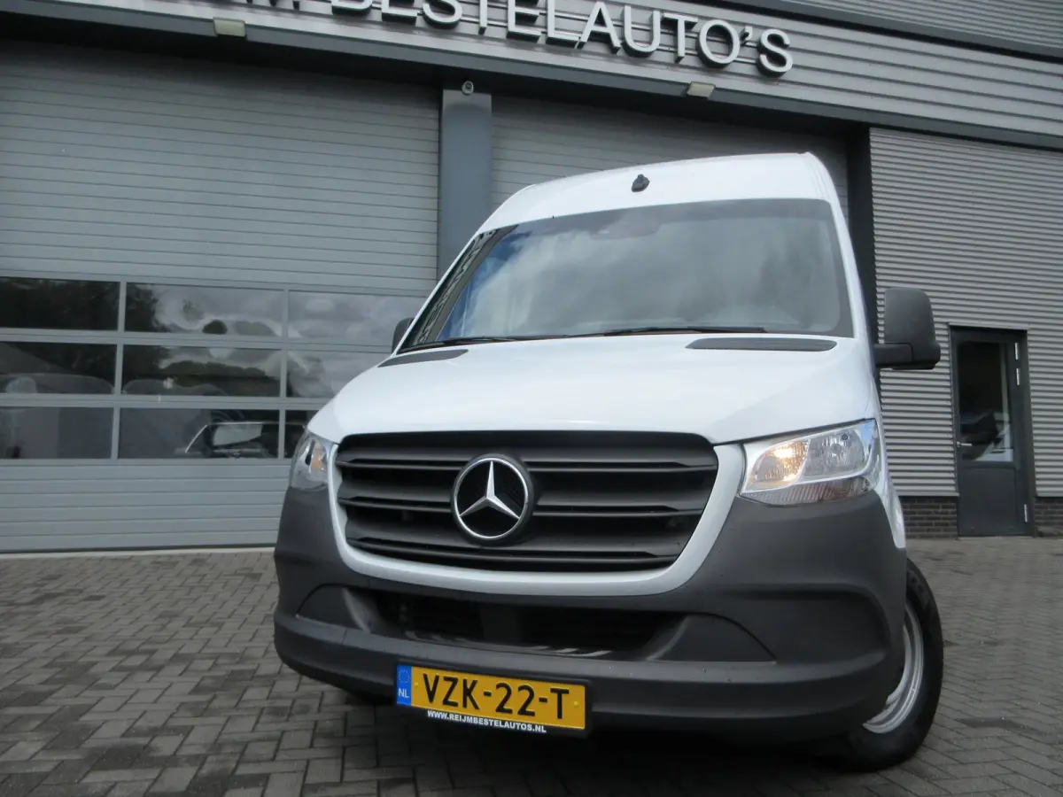 215 CDI L2H2 Airco, Camera, Navigatie ,Trekhaak ,3-Zits.