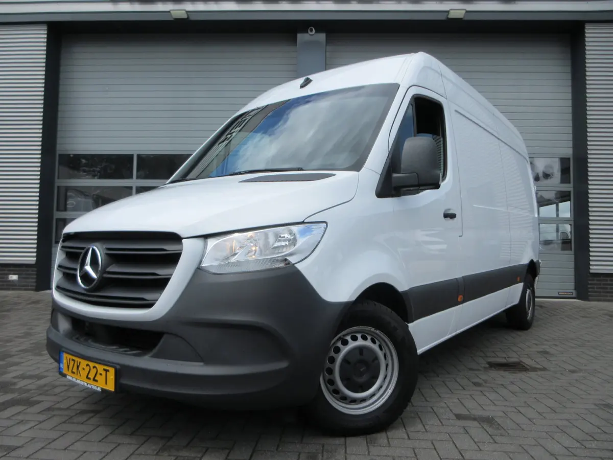215 CDI L2H2 Airco, Camera, Navigatie ,Trekhaak ,3-Zits.