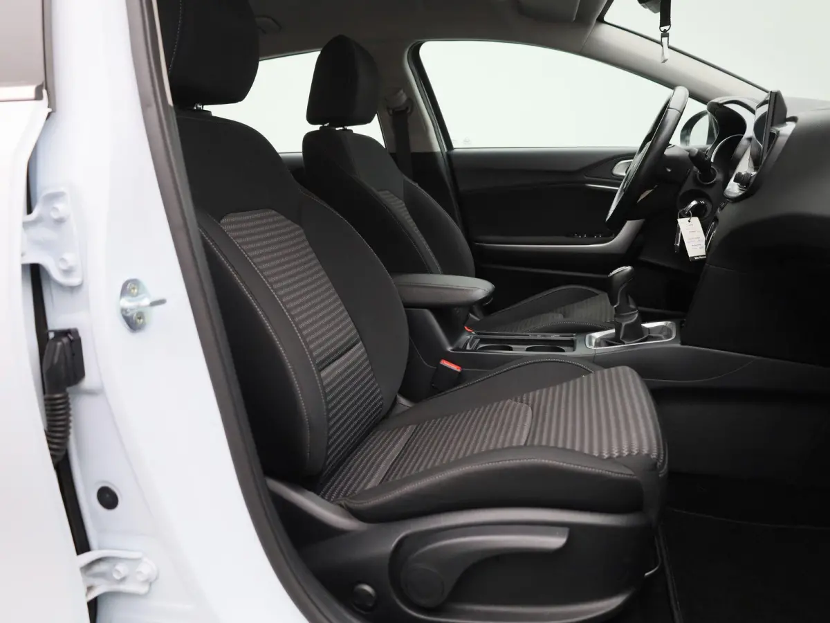1.0 T-GDi DynamicLine | Apple Carplay / Android Auto | Camera | Parkeersensoren | Climate Control |