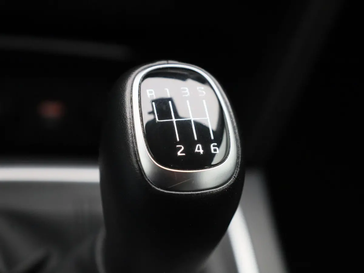 1.0 T-GDi DynamicLine | Apple Carplay / Android Auto | Camera | Parkeersensoren | Climate Control |