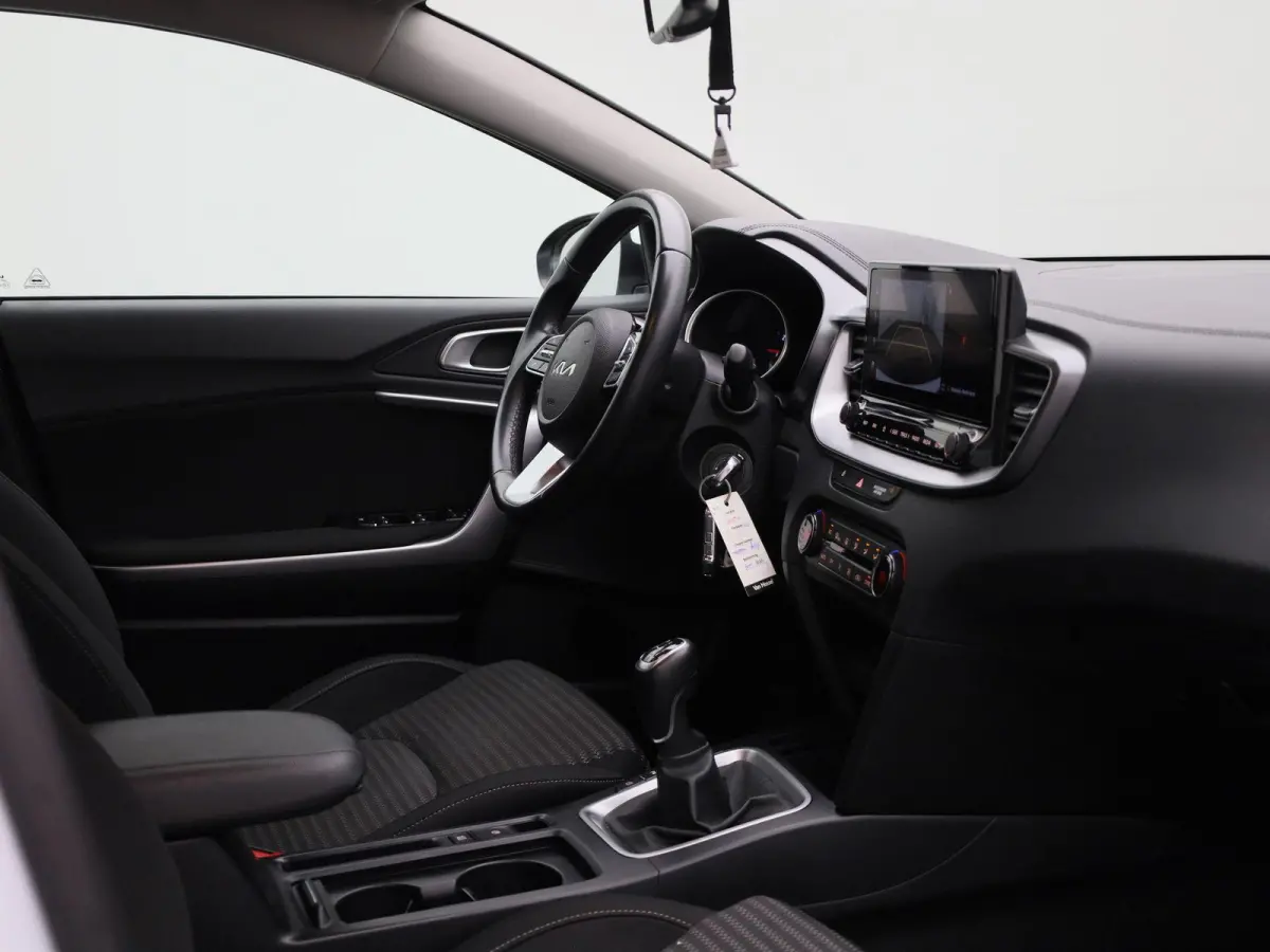 1.0 T-GDi DynamicLine | Apple Carplay / Android Auto | Camera | Parkeersensoren | Climate Control |