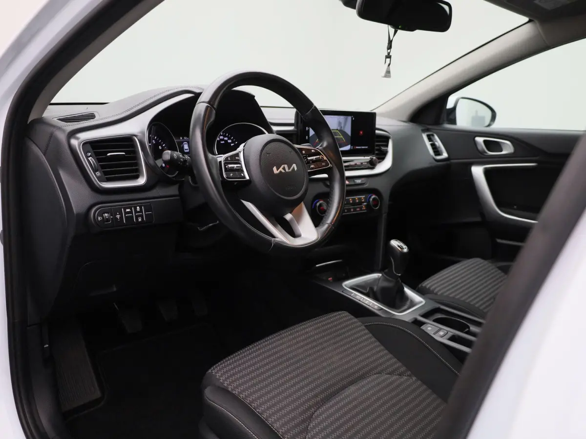 1.0 T-GDi DynamicLine | Apple Carplay / Android Auto | Camera | Parkeersensoren | Climate Control |