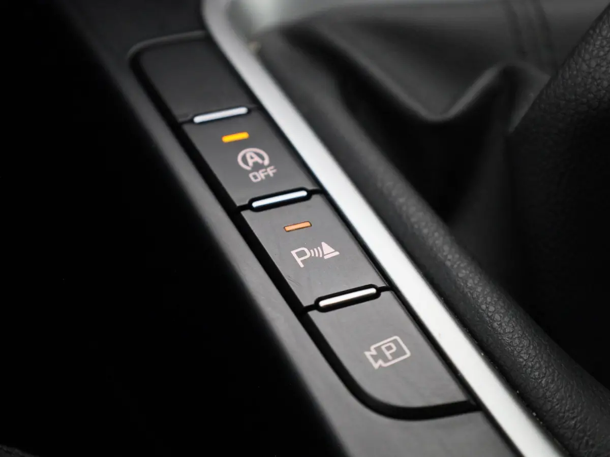 1.0 T-GDi DynamicLine | Apple Carplay / Android Auto | Camera | Parkeersensoren | Climate Control |