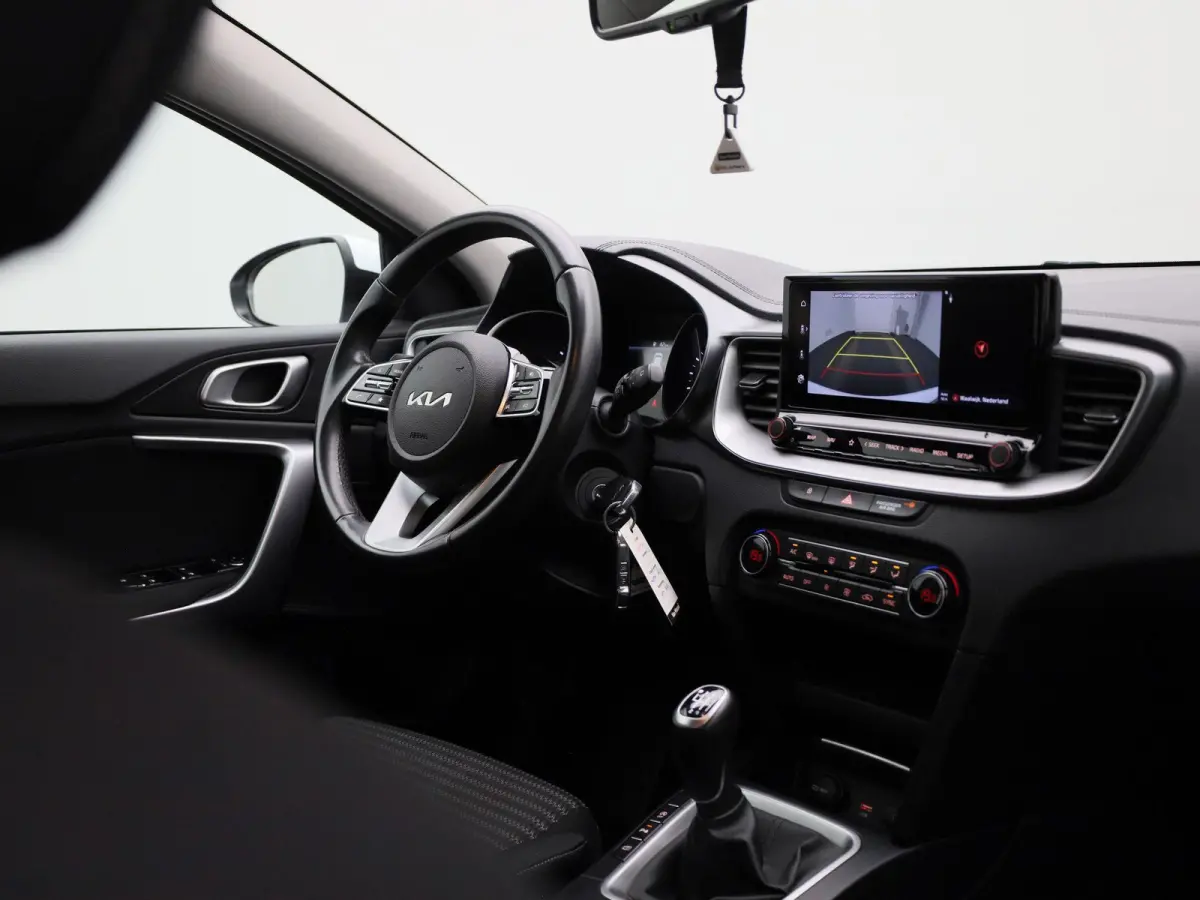 1.0 T-GDi DynamicLine | Apple Carplay / Android Auto | Camera | Parkeersensoren | Climate Control |