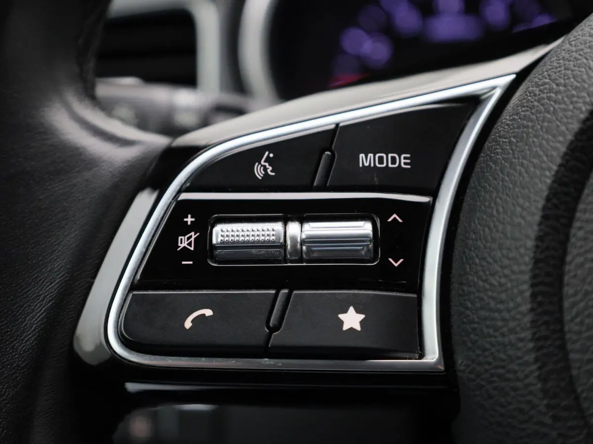 1.0 T-GDi DynamicLine | Apple Carplay / Android Auto | Camera | Parkeersensoren | Climate Control |