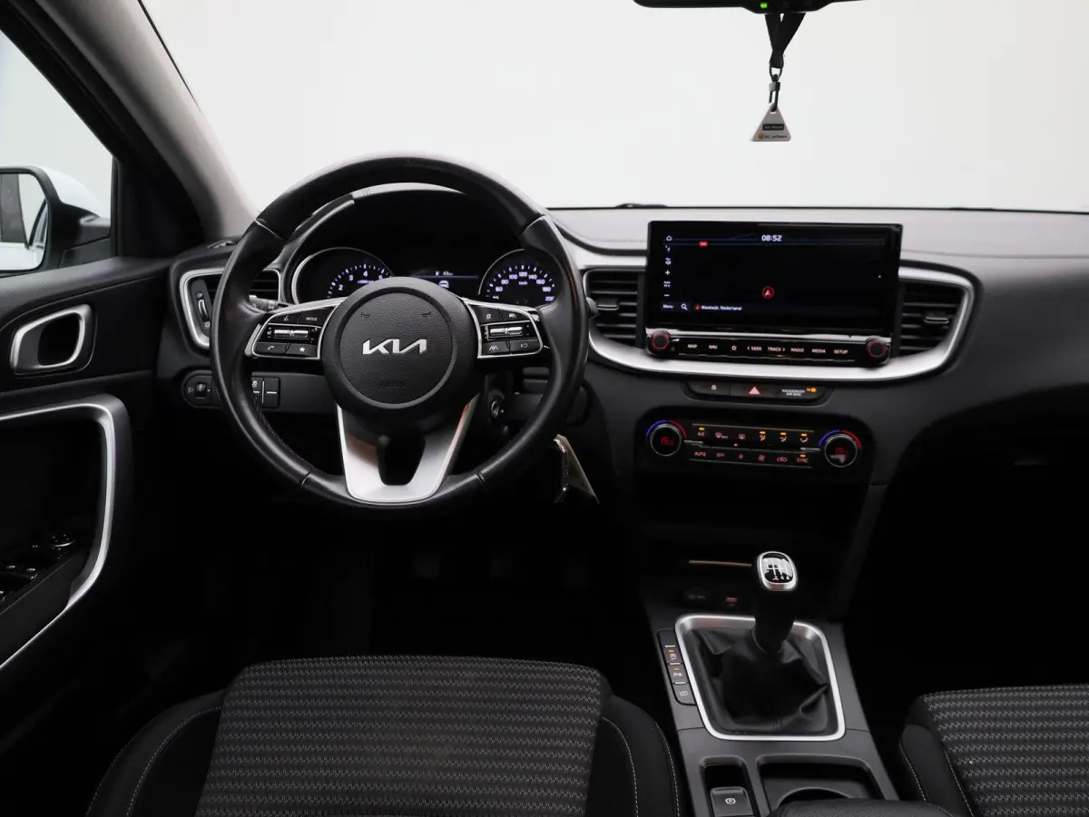 1.0 T-GDi DynamicLine | Apple Carplay / Android Auto | Camera | Parkeersensoren | Climate Control |