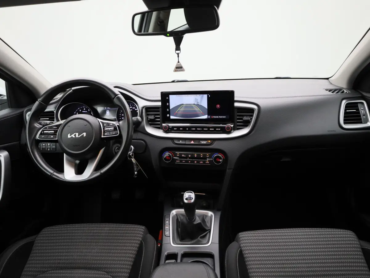 1.0 T-GDi DynamicLine | Apple Carplay / Android Auto | Camera | Parkeersensoren | Climate Control |