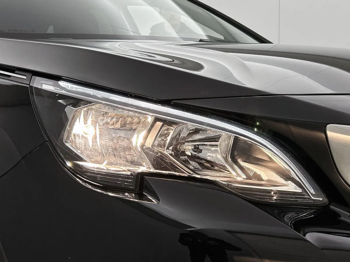 SUV 130pk Executive |GRATIS € 1000,- ACCESSOIRES NAAR KEUZE! | Trekhaak| Navigatie | Camera | Apple Carplay / Android Auto | Draadloze telefoonlader |  | Lage kilometerstand | 17" lichtmet